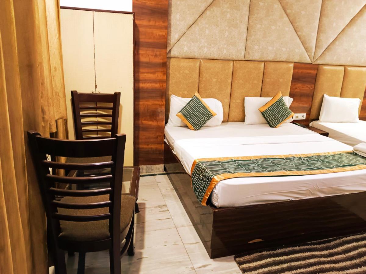 Hotel De Tark Near Igi Airport Delhi Nuova Delhi Esterno foto